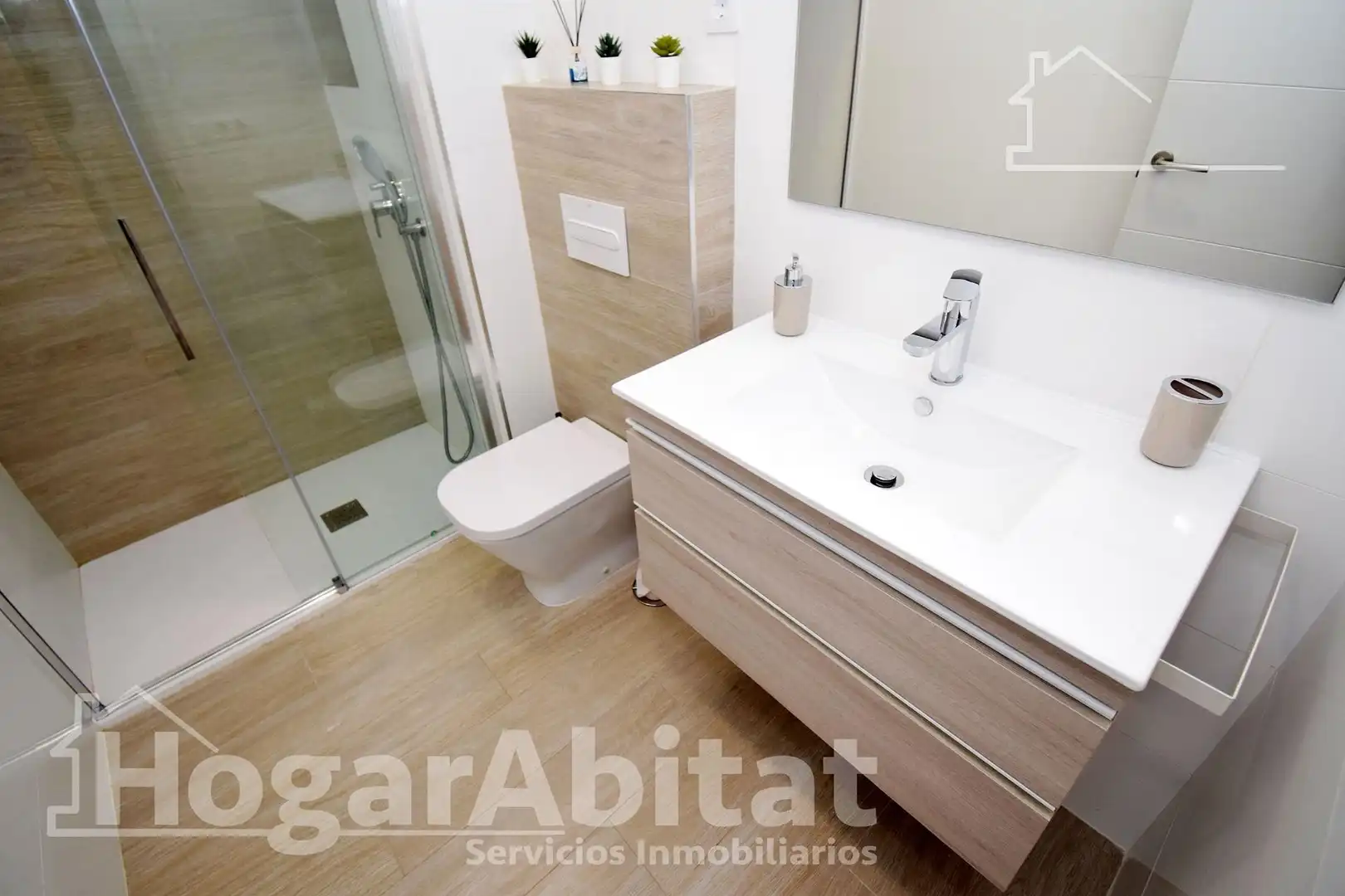 Badezimmer von Dachboden zum Verkauf in Burriana / Borriana mit Klimaanlage, Heizung und Terrasse