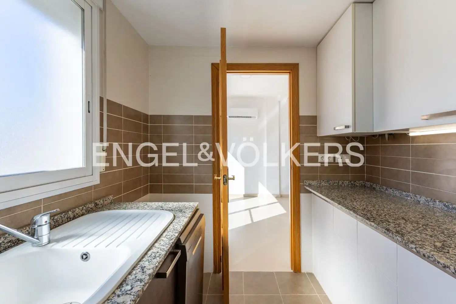 Ático de alquiler en Rafelbuñol / Rafelbunyol con Aire acondicionado, Calefacción y Jardín privado