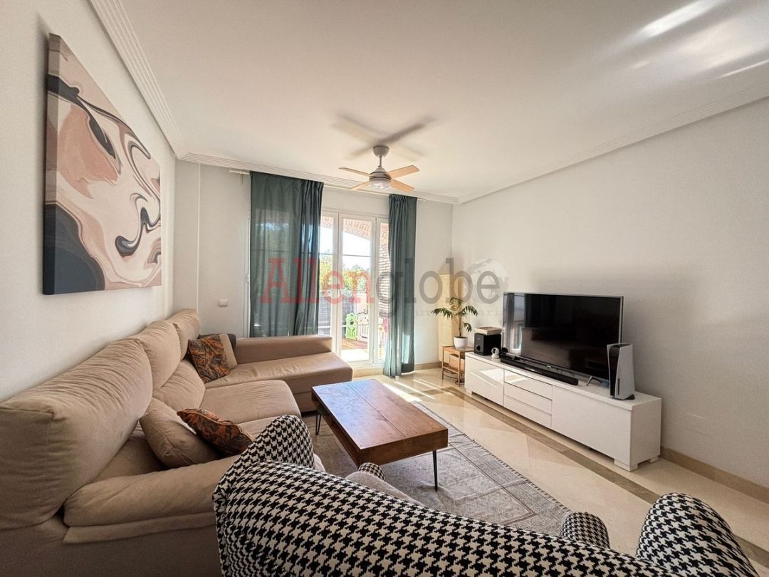 Living room of Flat for sale in Benahavís  with Private garden, Terrace and Storage room