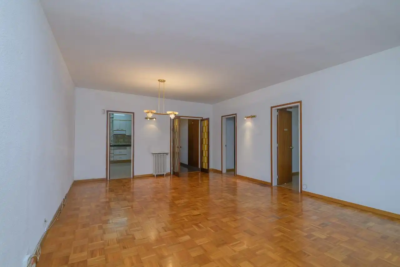 Sala d'estar de Pis en venda en Barcelona amb Calefacció
