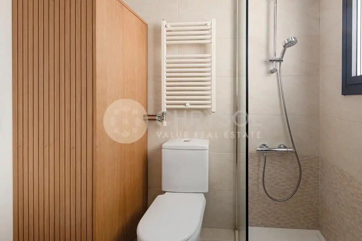 Bathroom of Flat for sale in Barcelona  with Air Conditioner, Heating and Private garden