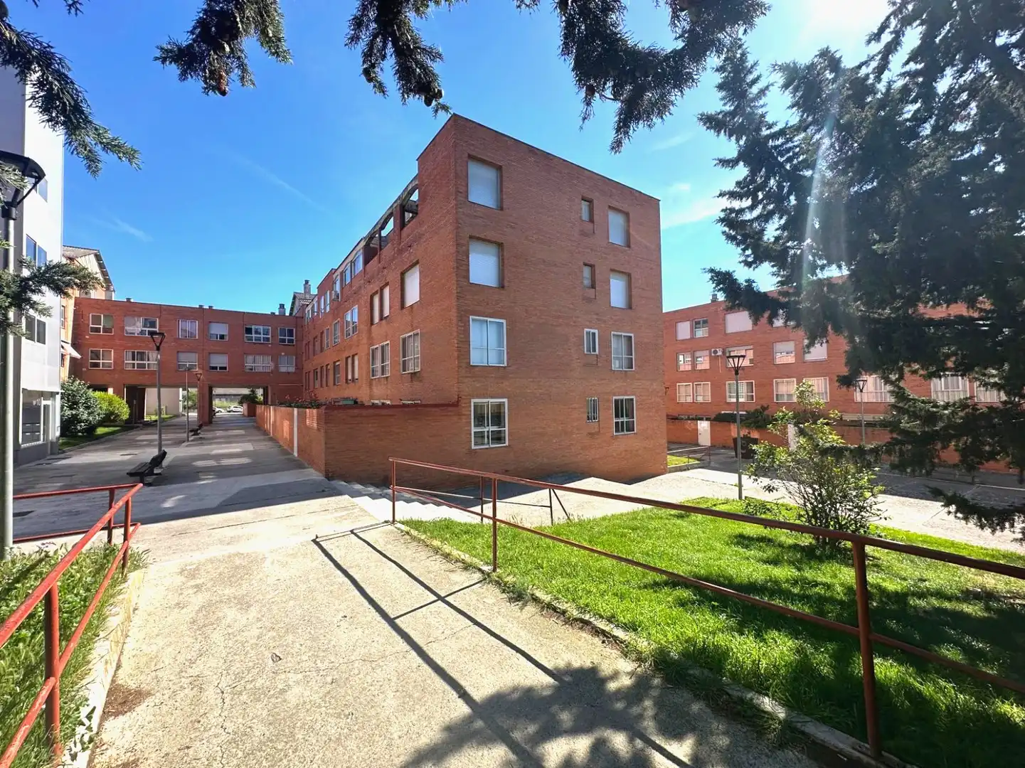 Vista exterior de Piso en venta en Tafalla con Calefacción, Parquet y Terraza