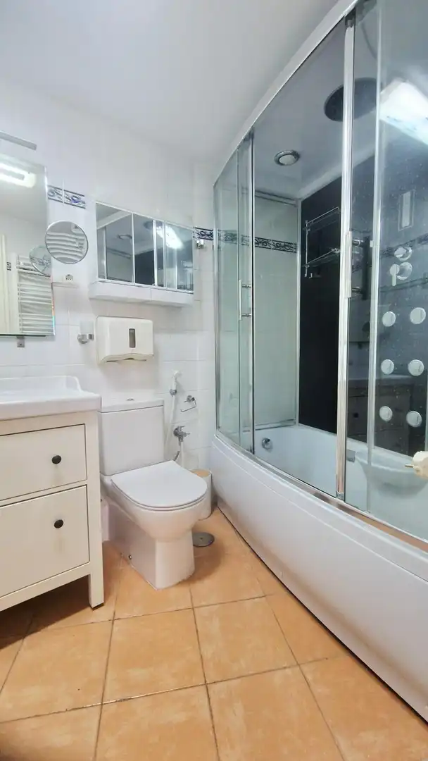 Bany de Àtic en venda en Fuengirola amb Aire condicionat, Calefacció i Jardí privat