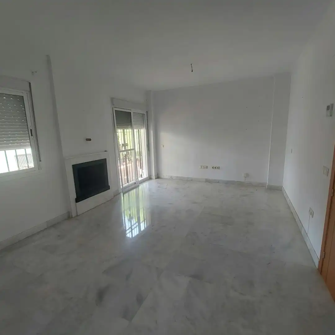 Sala d'estar de Casa adosada en venda en Zona Universitaria 