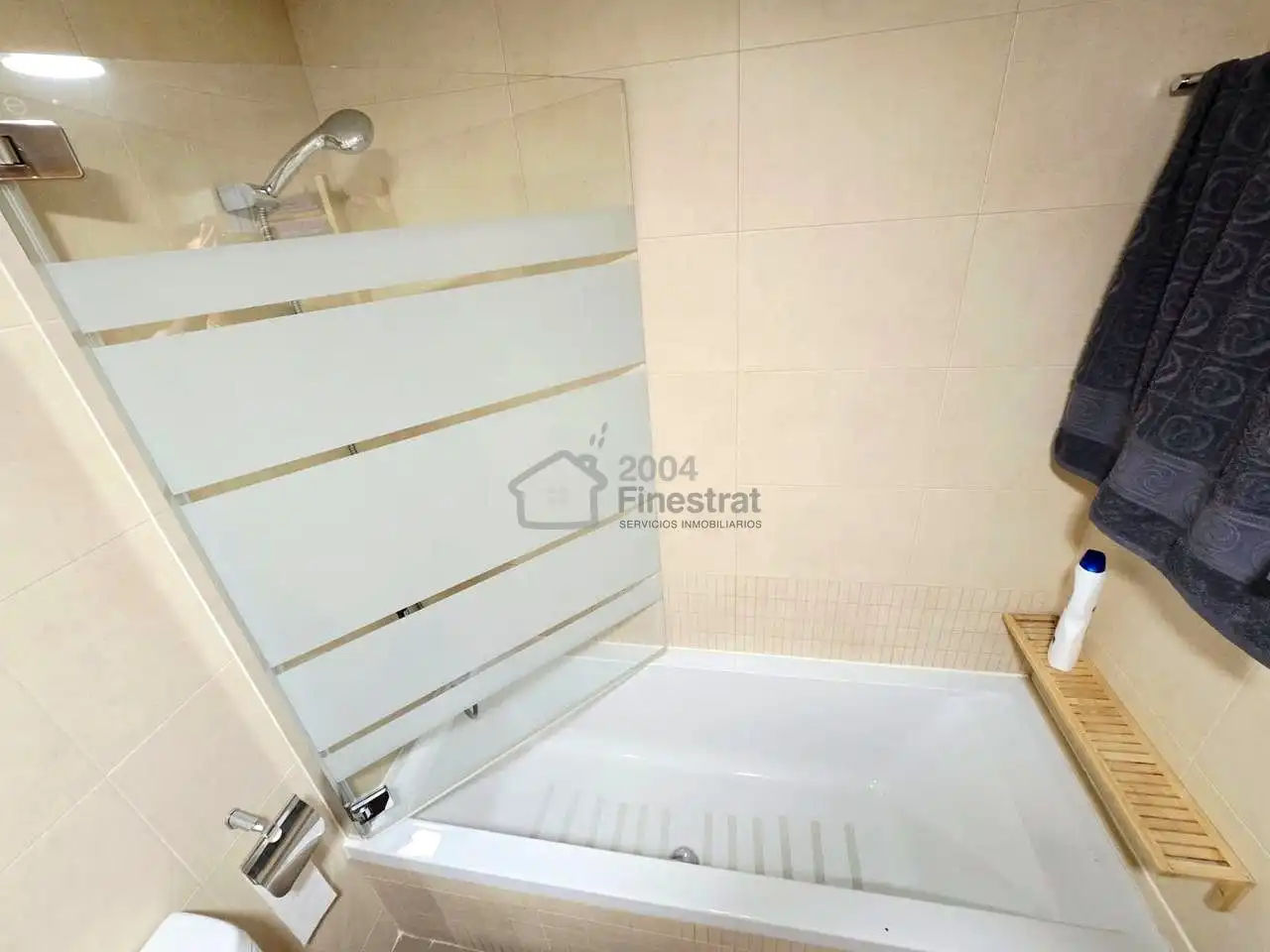 Bathroom of Flat for sale in Benidorm  with Air Conditioner, Terrace and Furnished