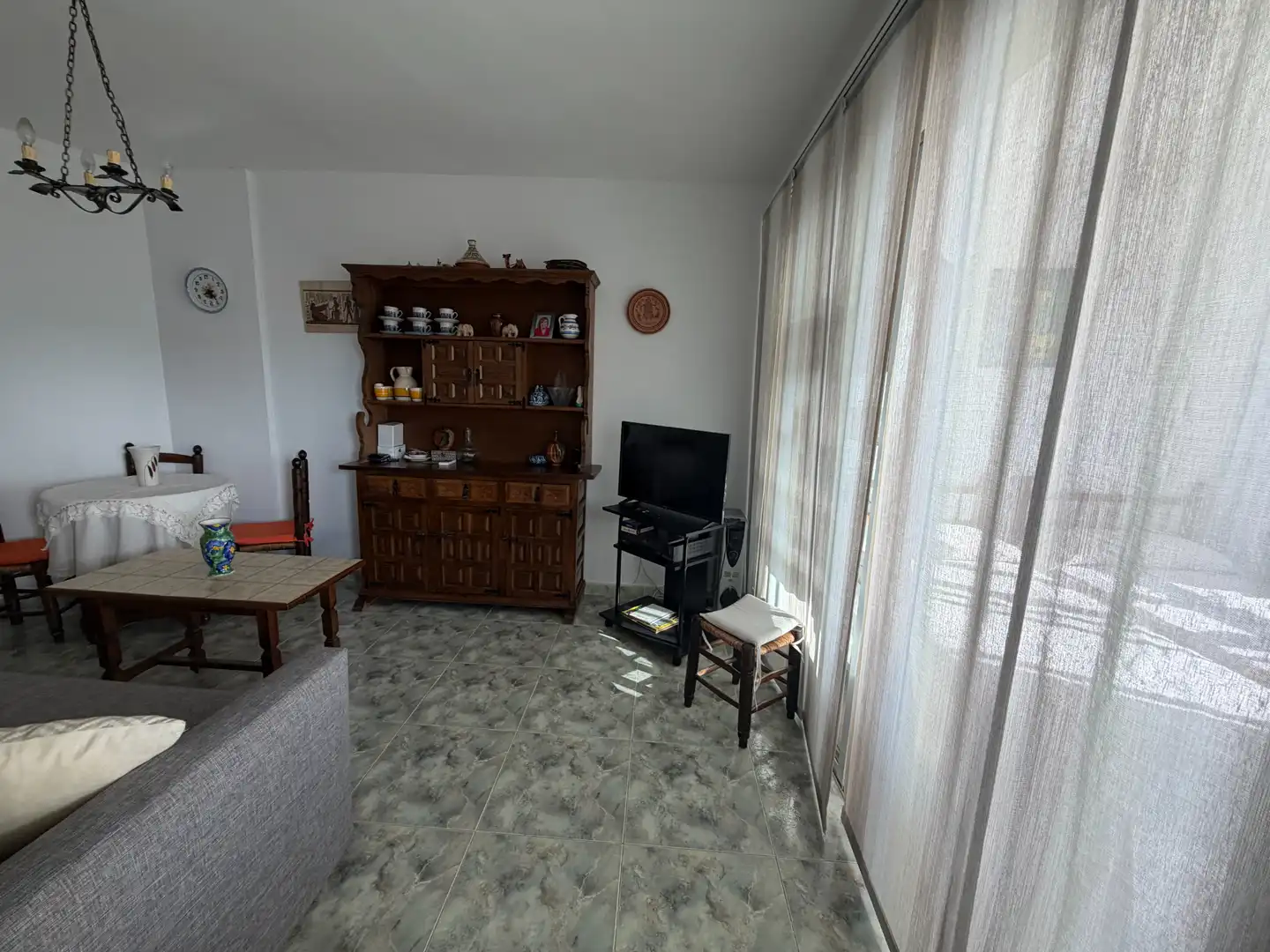 Sala de estar de Apartamento en venta en Algarrobo con Aire acondicionado, Terraza y Amueblado