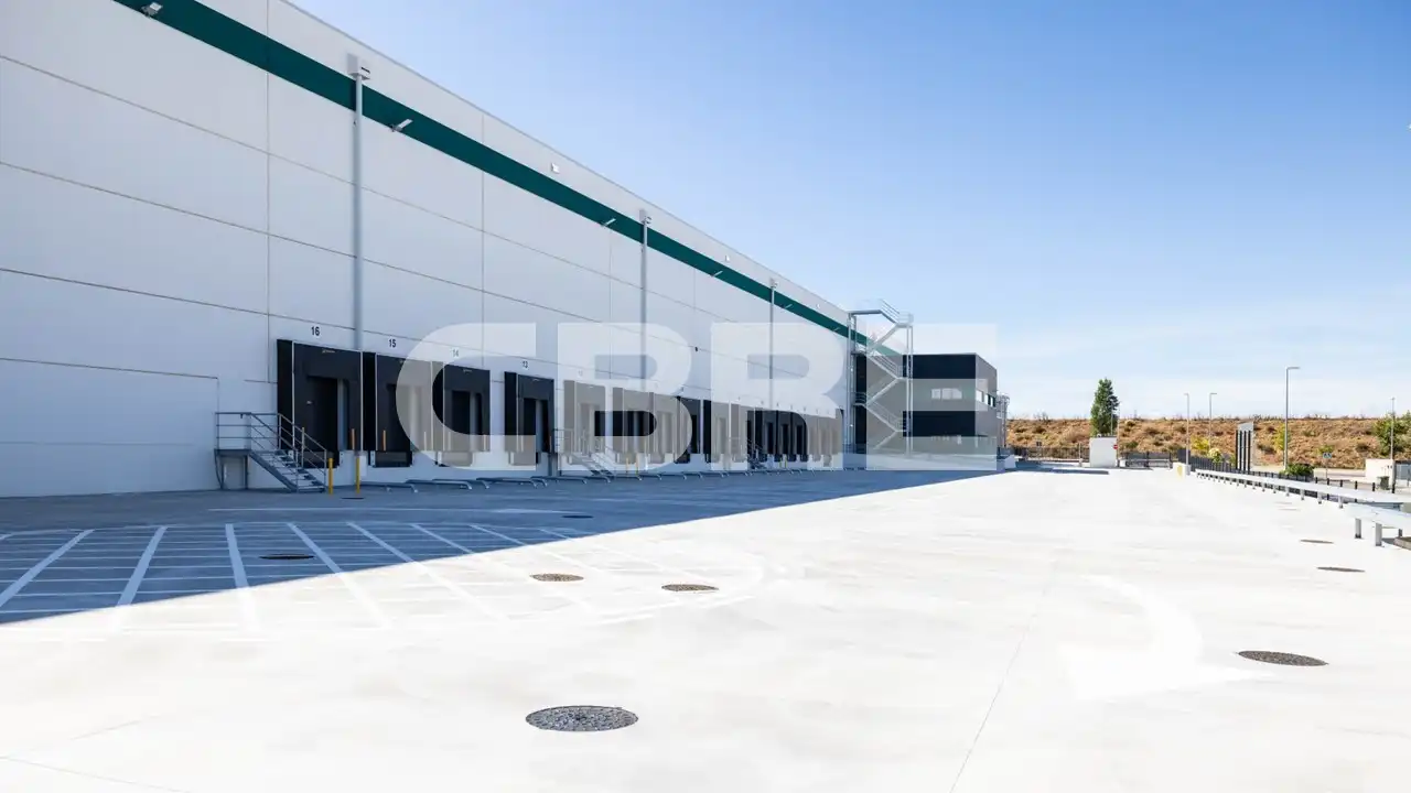 Vista exterior de Nave industrial de alquiler en Camarma de Esteruelas