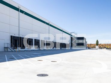 Industrial building to rent in Calle Guadiana 449