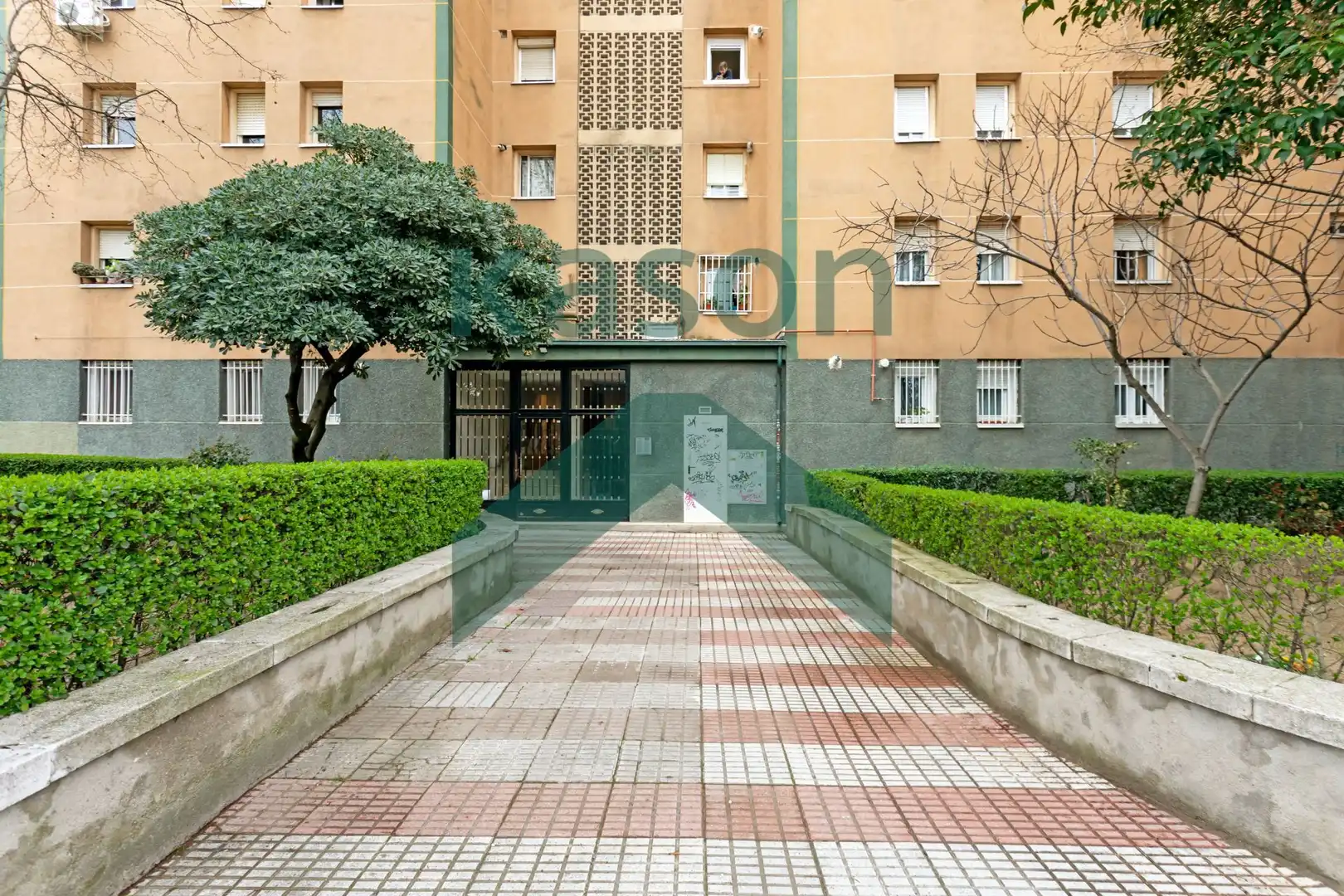 Vista exterior de Pis en venda en Madrid amb Calefacció
