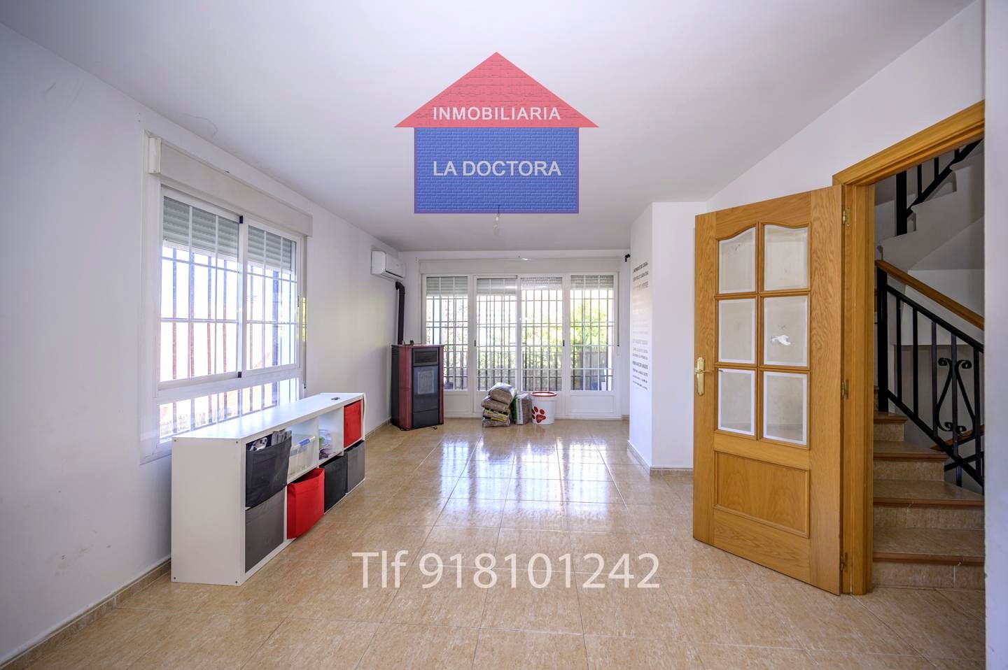 Sala d'estar de Casa o xalet en venda en Villamantilla amb Calefacció, Jardí privat i Terrassa