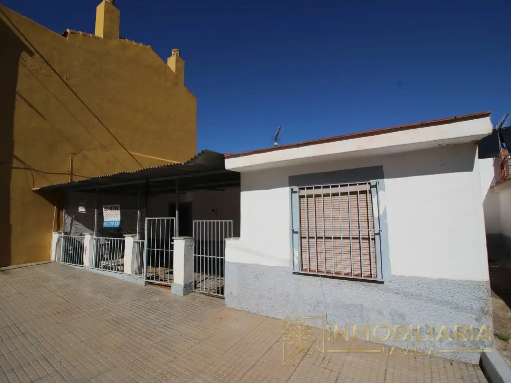 Vista exterior de Casa o xalet en venda en Alhaurín de la Torre amb Jardí privat, Terrassa i Moblat