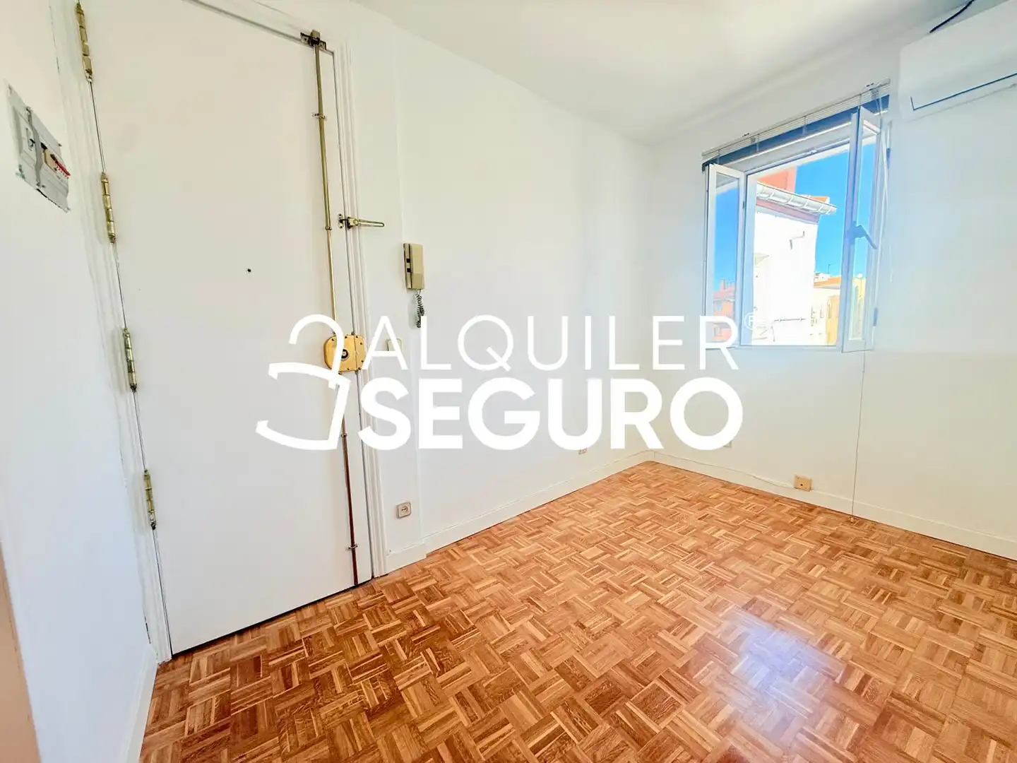 Piso con ascensor en alquiler en de Fernández de los Ríos, imagen 16