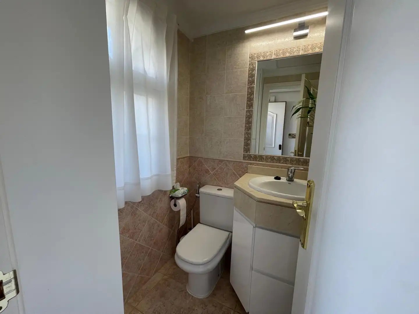 Bany de Casa adosada en venda en Mijas amb Aire condicionat, Jardí privat i Terrassa