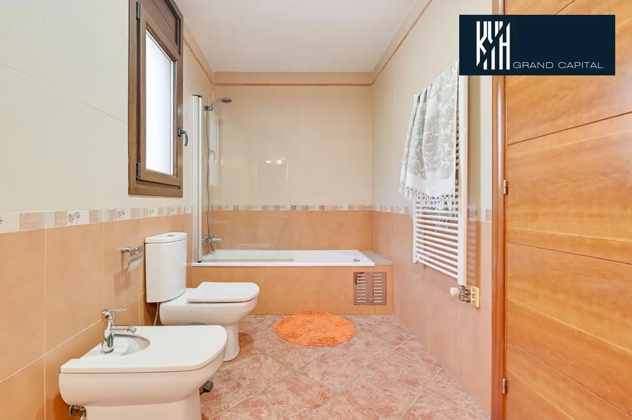 Casa con terraza en venta en Urbanització Llac del Cigne, imagen 48