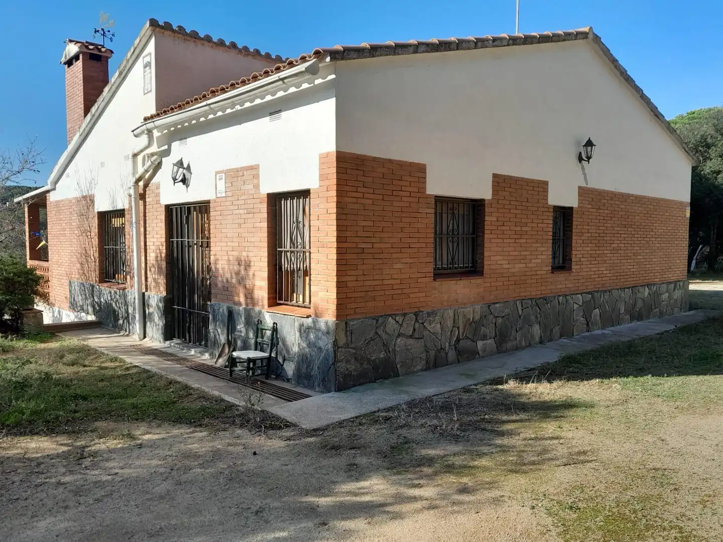 Außenansicht von Country house zum Verkauf in Arenys de Munt mit Privatgarten und Terrasse