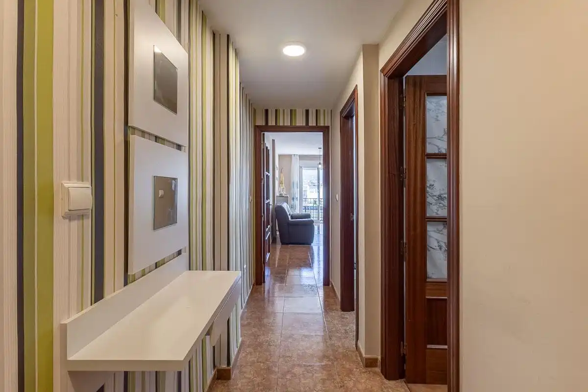 Wohnung zum Verkauf in Atarfe mit Klimaanlage, Terrasse und Abstellraum