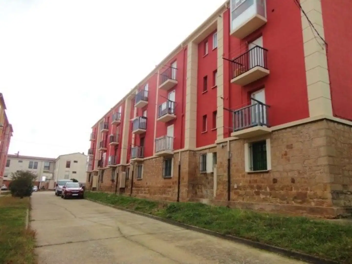 Vista exterior de Piso en venta en Salas de los Infantes con Calefacción y Trastero