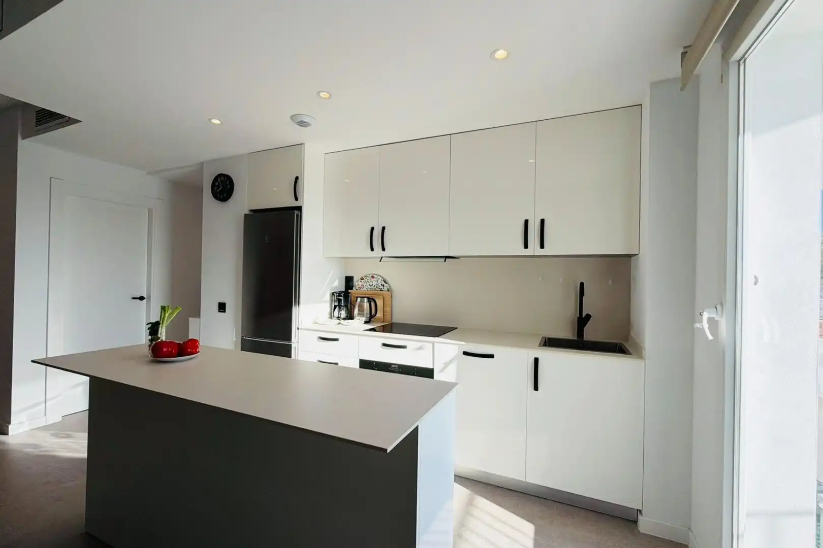 Cuina de Apartament de lloguer en Fuengirola amb Balcó