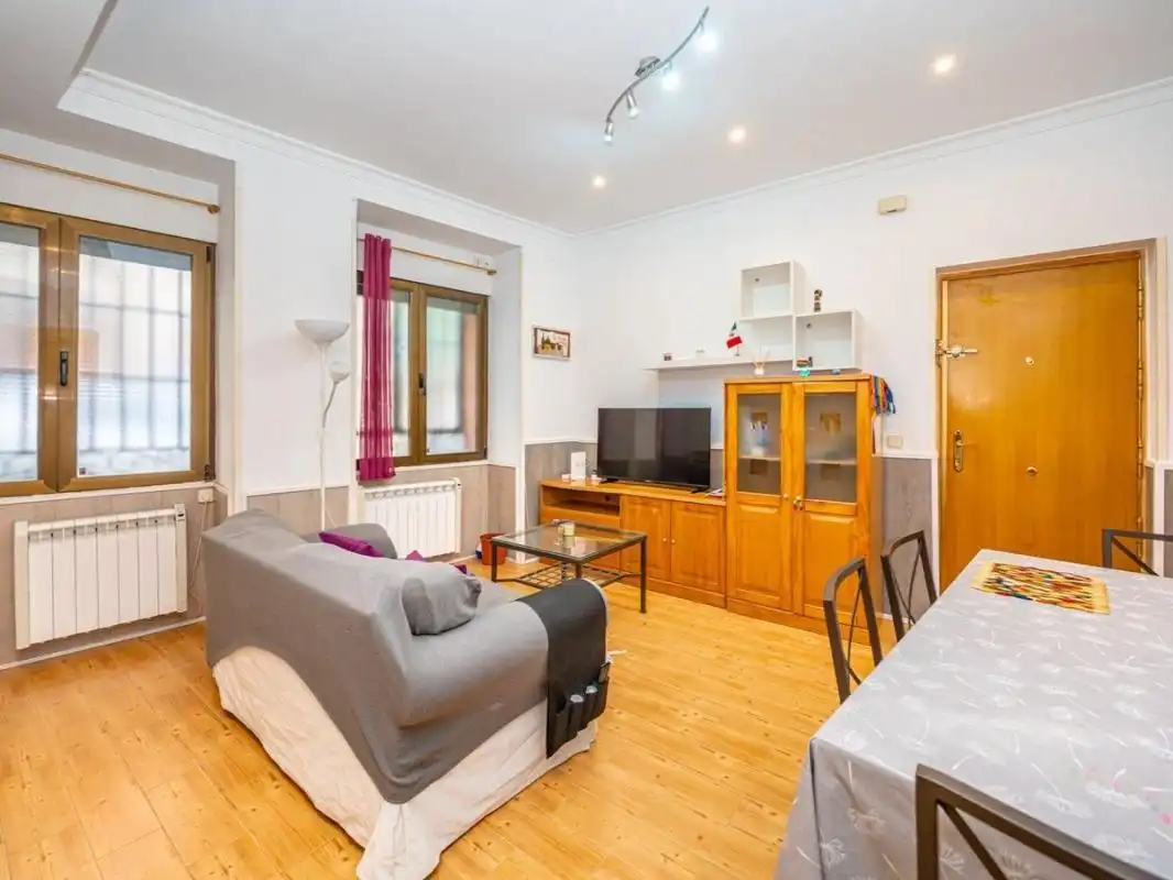 Sala d'estar de Planta baixa en venda en Madrid amb Calefacció, Terrassa i Moblat