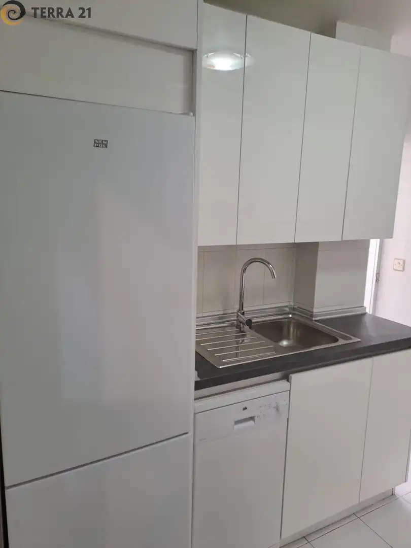 Cocina de Piso para compartir en Jaén con Aire acondicionado
