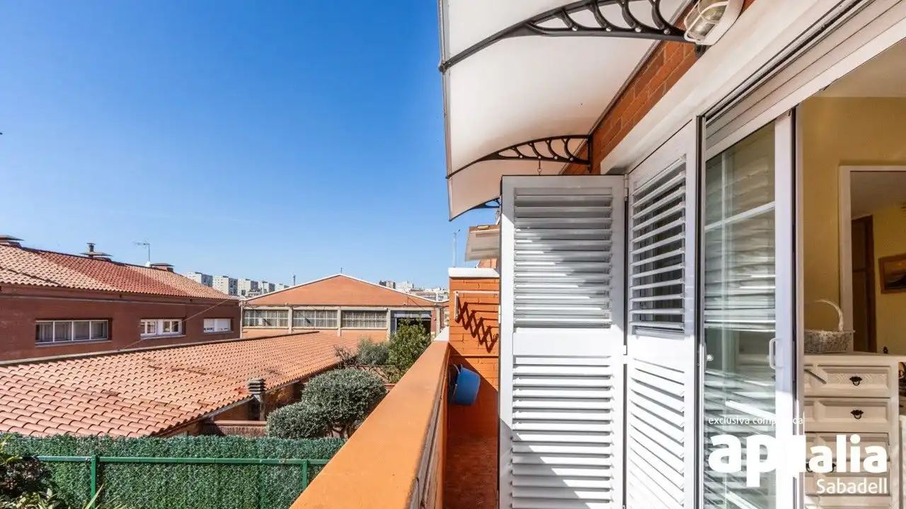 Terrassa de Casa o xalet en venda en Terrassa amb Aire condicionat, Calefacció i Jardí privat