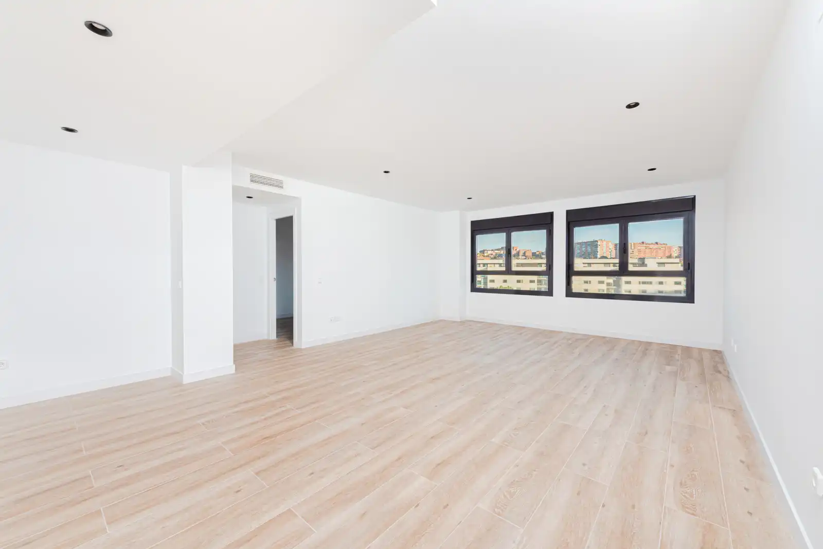 Living room of Flat for rent in Madrid  with Storage room