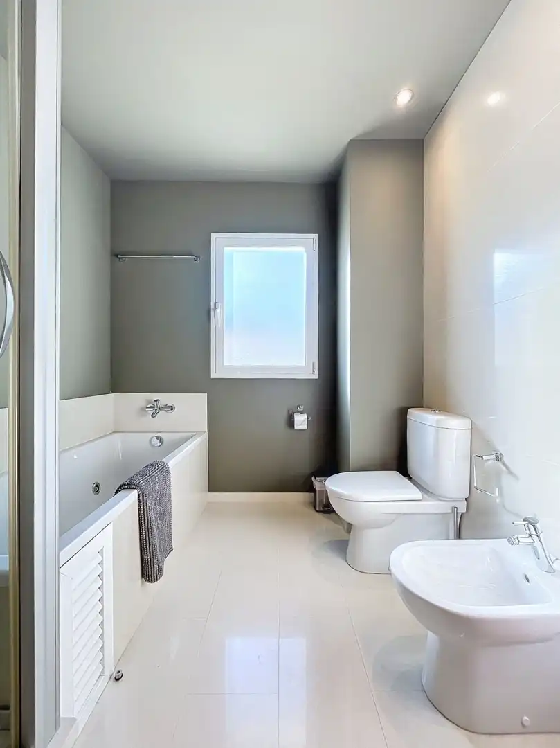 Bathroom of Houses for sale in L'Alfàs del Pi  with Air Conditioner, Heating and Private garden