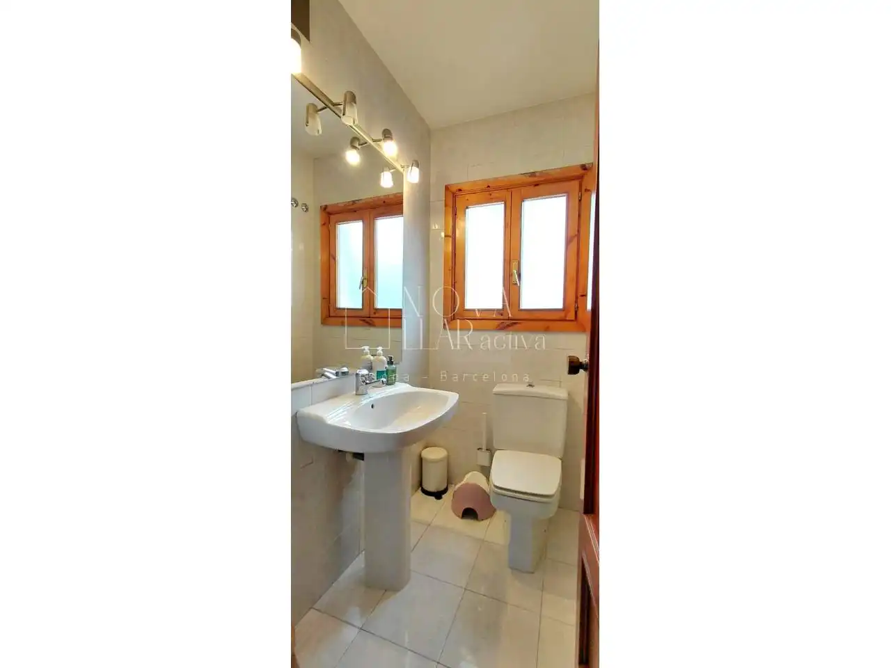Baño de Casa o chalet en venta en Seva con Aire acondicionado, Calefacción y Jardín privado