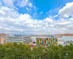 Vista exterior de Loft en venda en  Madrid Capital amb Aire condicionat