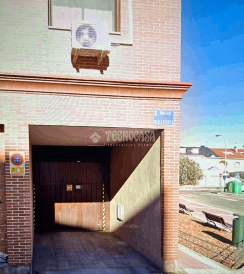 Foto 2 de Garaje de alquiler en Laguna Park, Parla