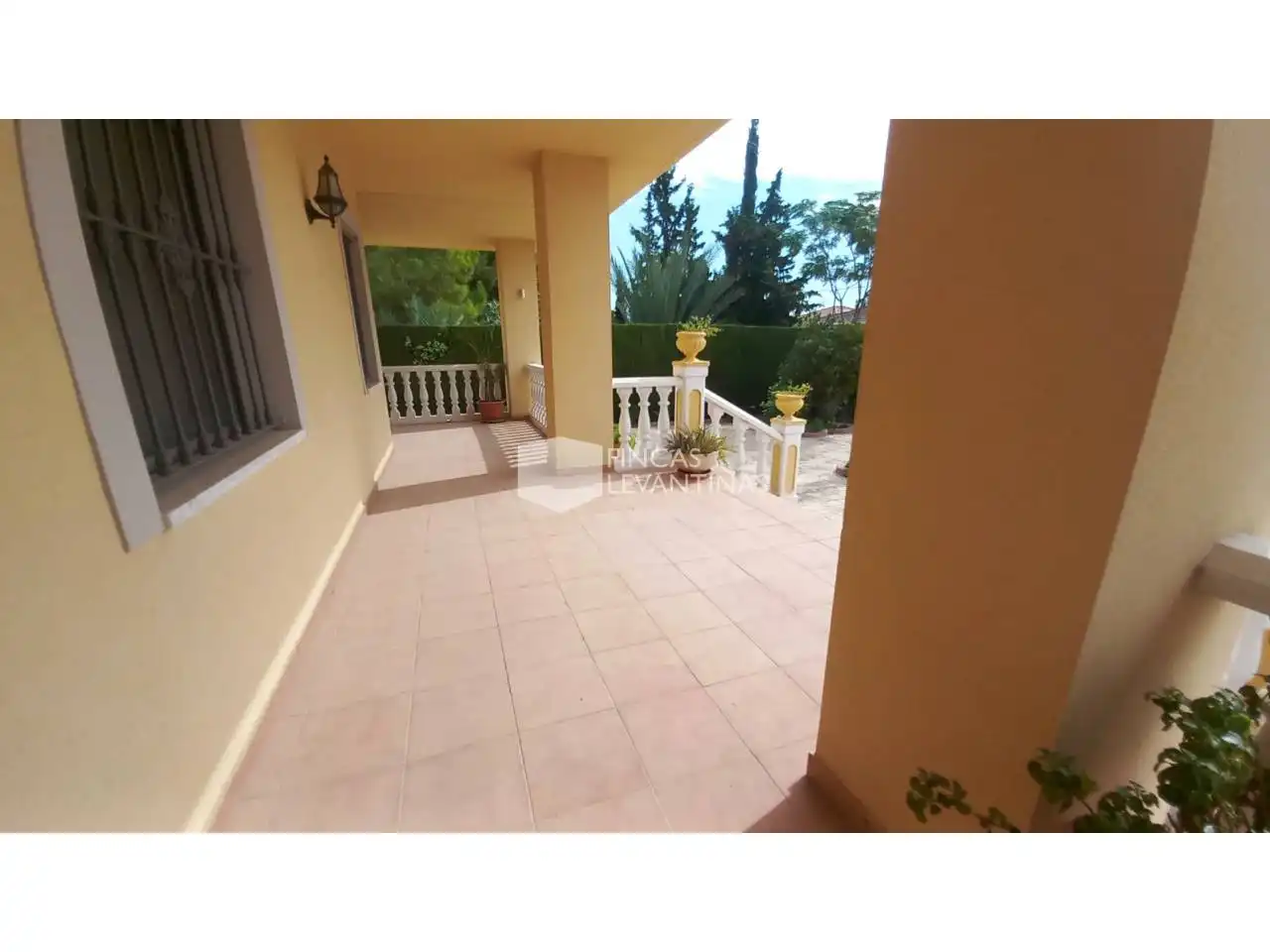 Terrassa de Casa o xalet en venda en San Vicente del Raspeig / Sant Vicent del Raspeig amb Aire condicionat, Jardí privat i Terrassa