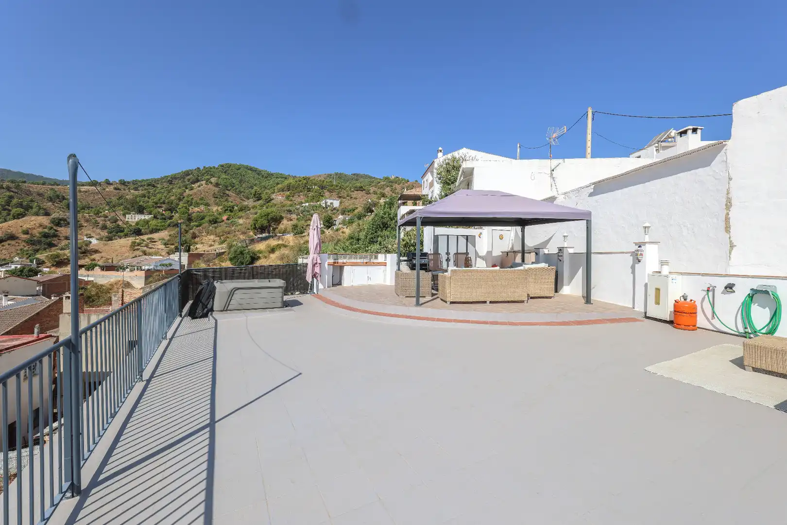 Terraza de Casa adosada en venta en Tolox con Terraza y Amueblado