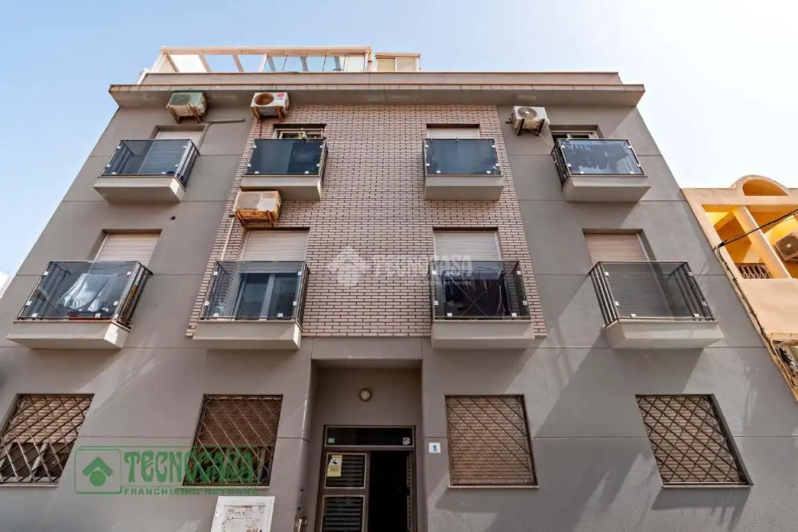 Vista exterior de Piso en venta en El Ejido con Balcón