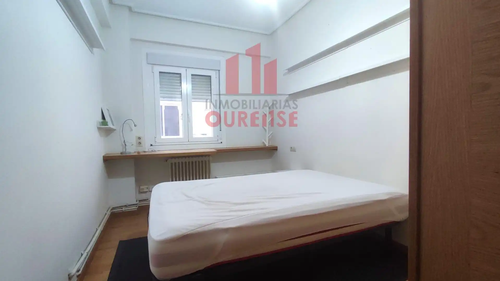 Schlafzimmer von Wohnung zur Miete in Ourense Capital  mit Heizung und Möbliert