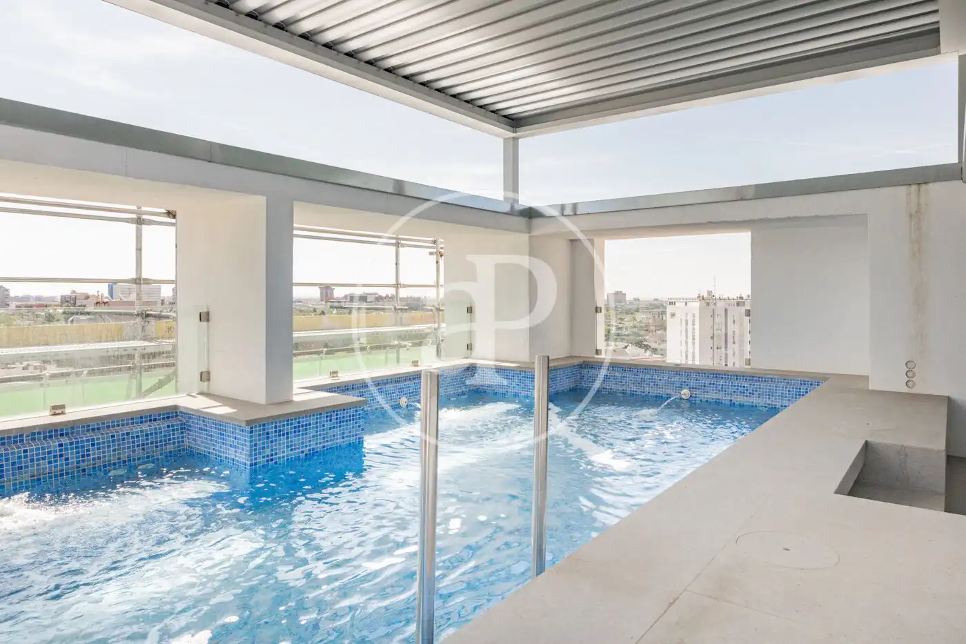 Piscina de Àtic en venda en Madrid amb Aire condicionat, Calefacció i Terrassa