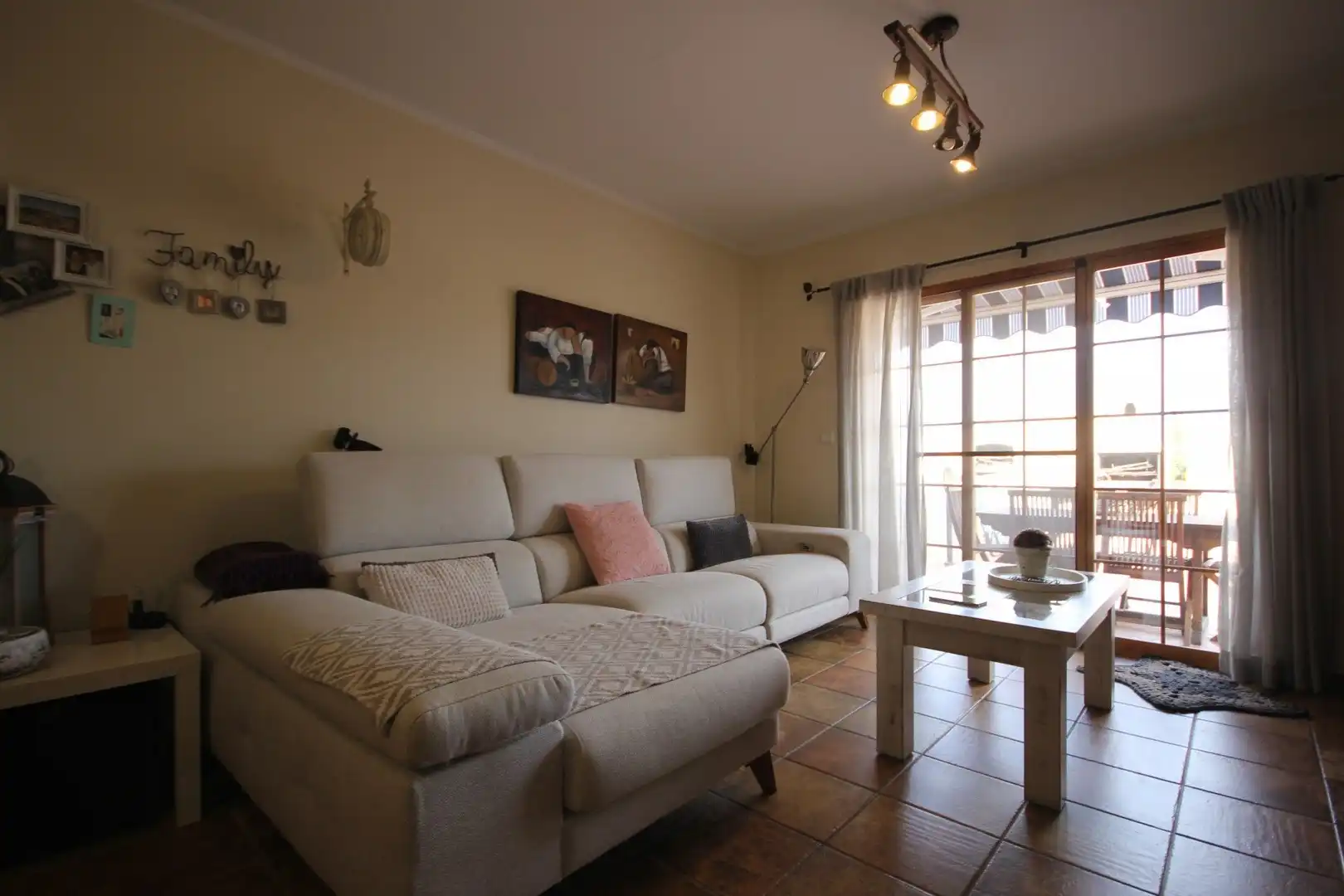 Sala de estar de Casa o chalet en venta en La Nucia con Aire acondicionado, Calefacción y Jardín privado