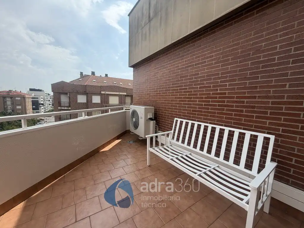 Flat for rent in Estambrera, Cascajos - Piqueras