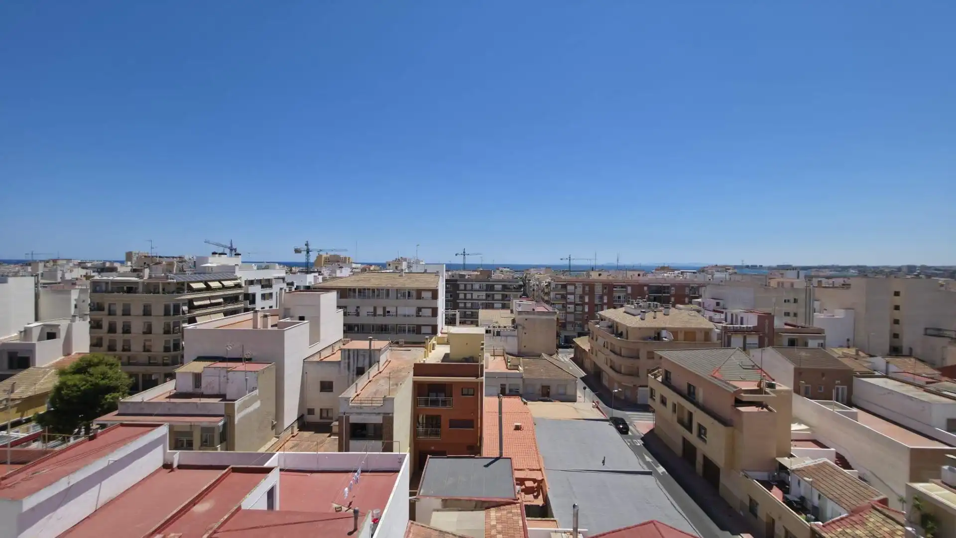 Vista exterior de Piso en venta en Torrevieja con Aire acondicionado y Amueblado