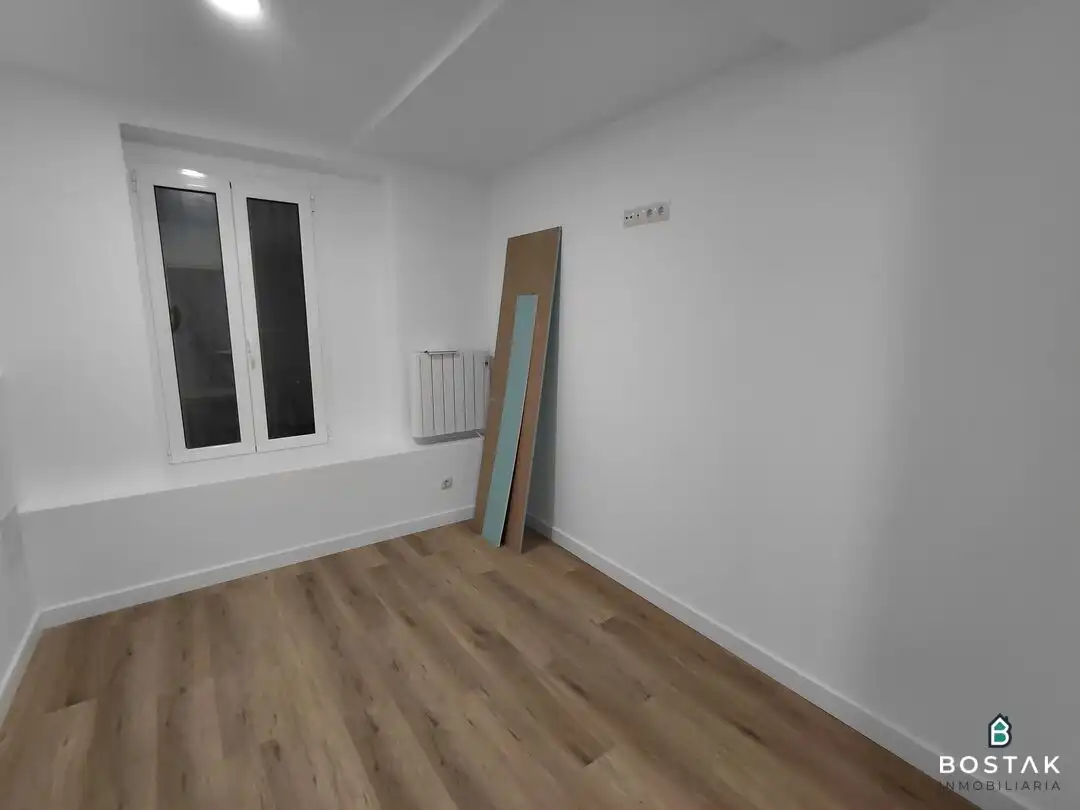 Bedroom of Flat for sale in Bilbao   with Heating and Balcony