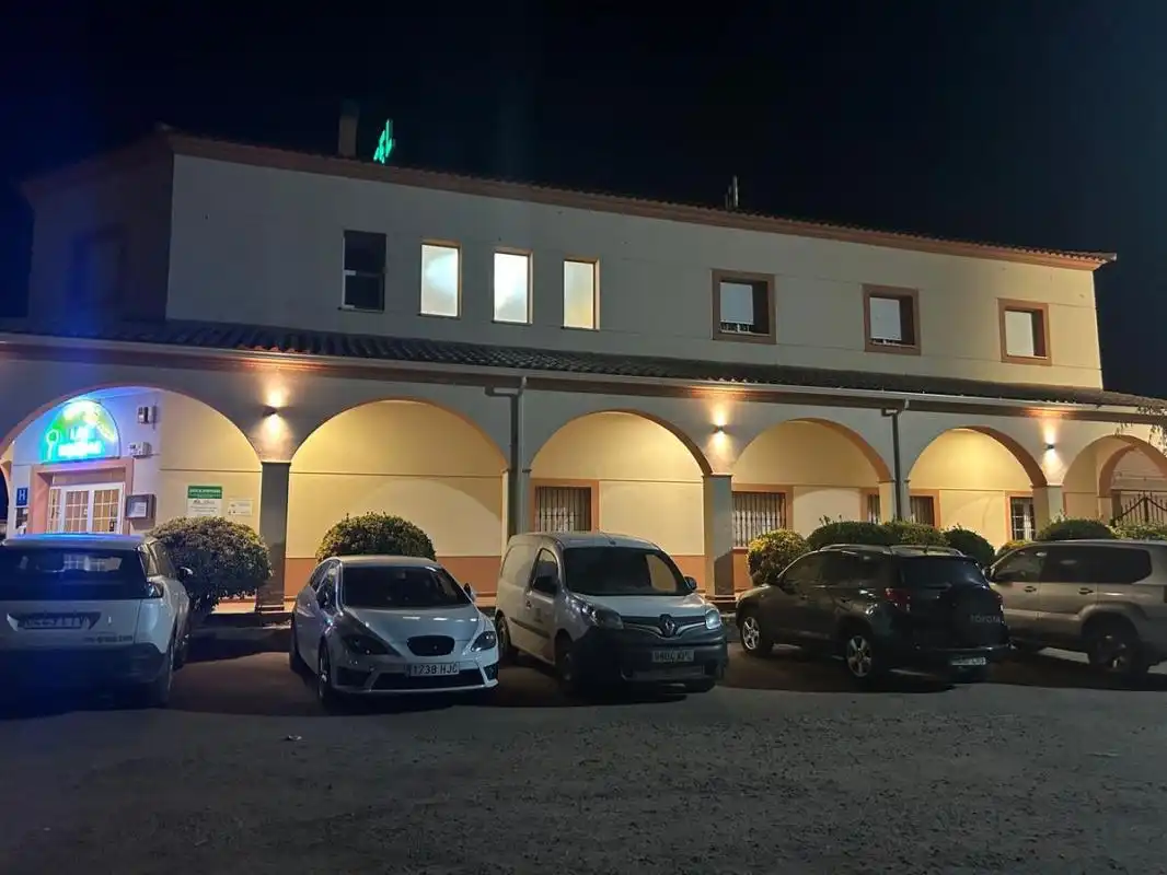 Parking de Local en venta en Navalvillar de Pela con Aire acondicionado y Calefacción
