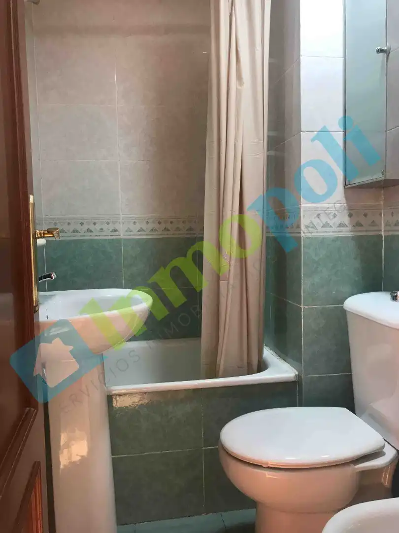 Badezimmer von Wohnung zur Miete in Badajoz mit Klimaanlage, Möbliert und Ofen