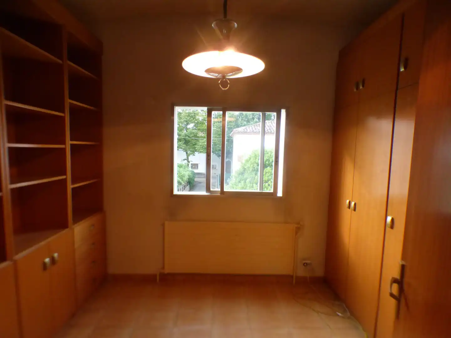 Habitación de Casa adosada de alquiler en Girona con Calefacción, Jardín privado y Terraza