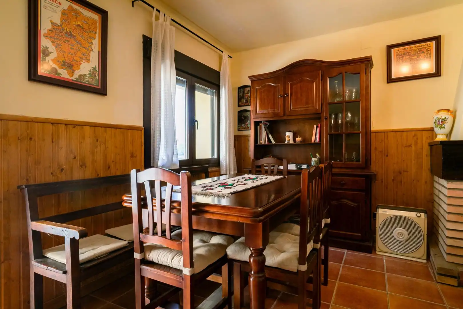 Comedor de Casa o chalet en venta en Santa Eulalia de Gállego con Amueblado