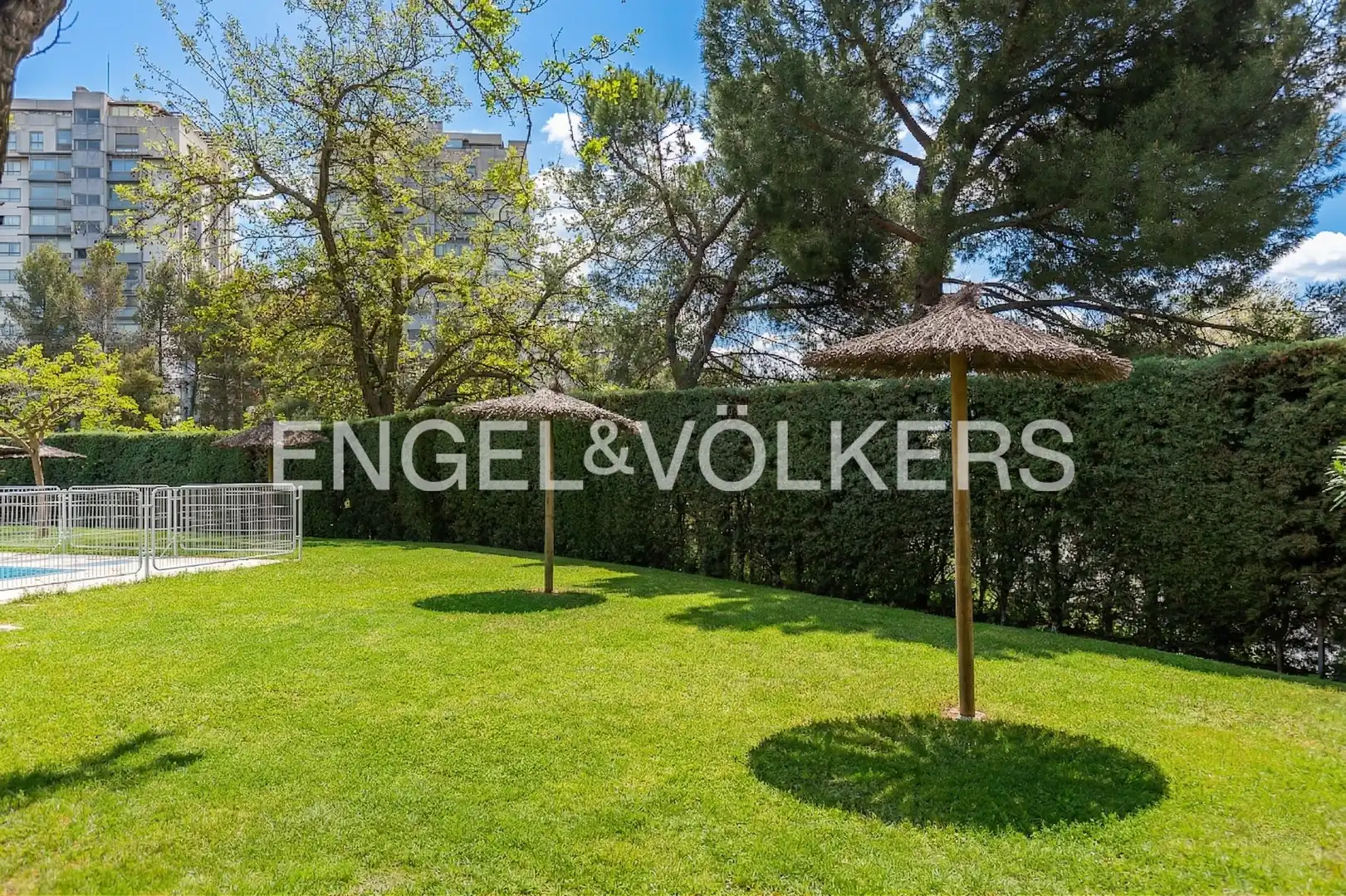 Piso en venta en Madrid con Calefacción, Parquet y Terraza