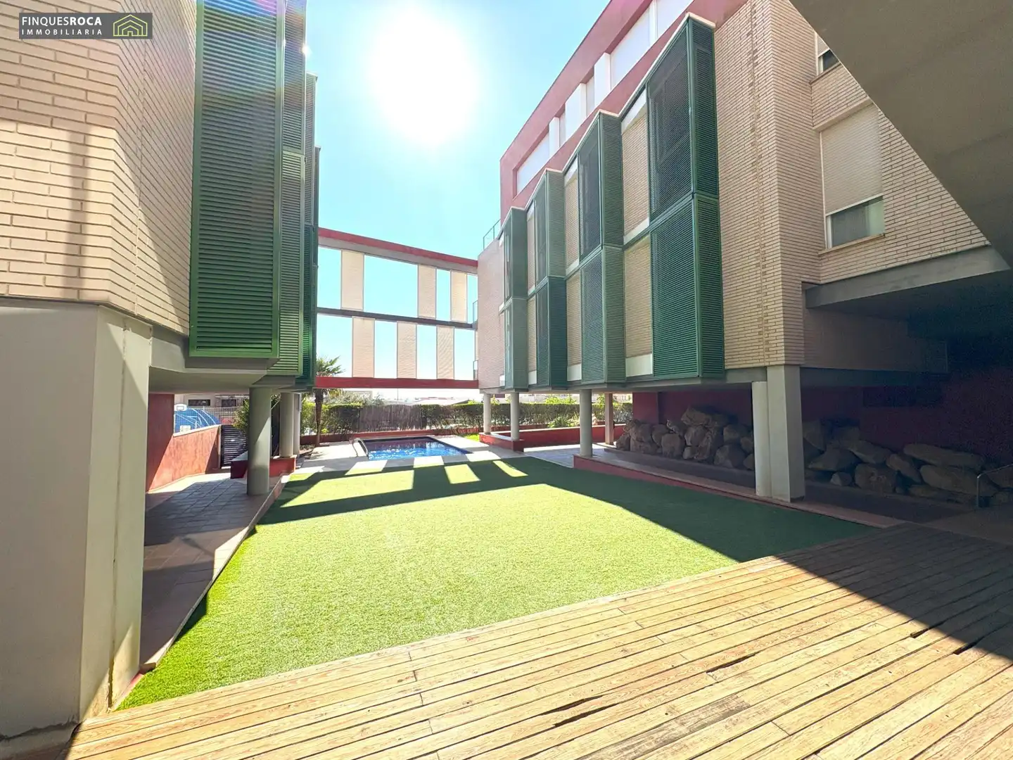 Vista exterior de Piso en venta en La Ràpita con Aire acondicionado, Parquet y Terraza