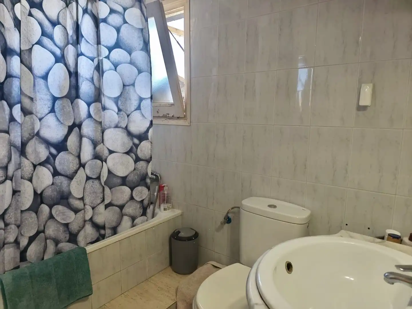 Baño de Ático en venta en Salt con Aire acondicionado, Calefacción y Terraza