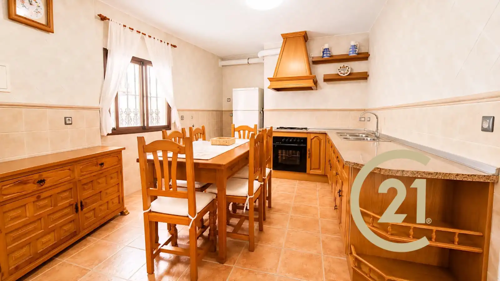 Küche von Einfamilien-Reihenhaus zum Verkauf in Cartajima mit Heizung, Terrasse und Abstellraum