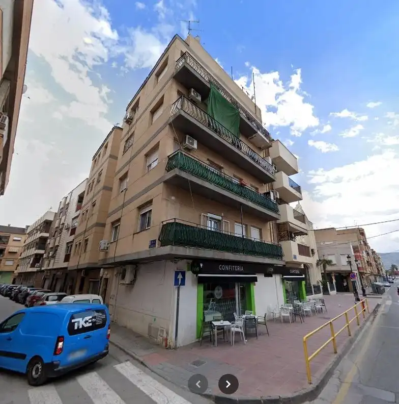Flat for sale in Calle ALGUAZAS