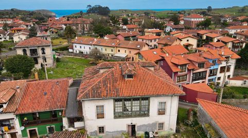 Gran casona en el centro de Poo de Llanes