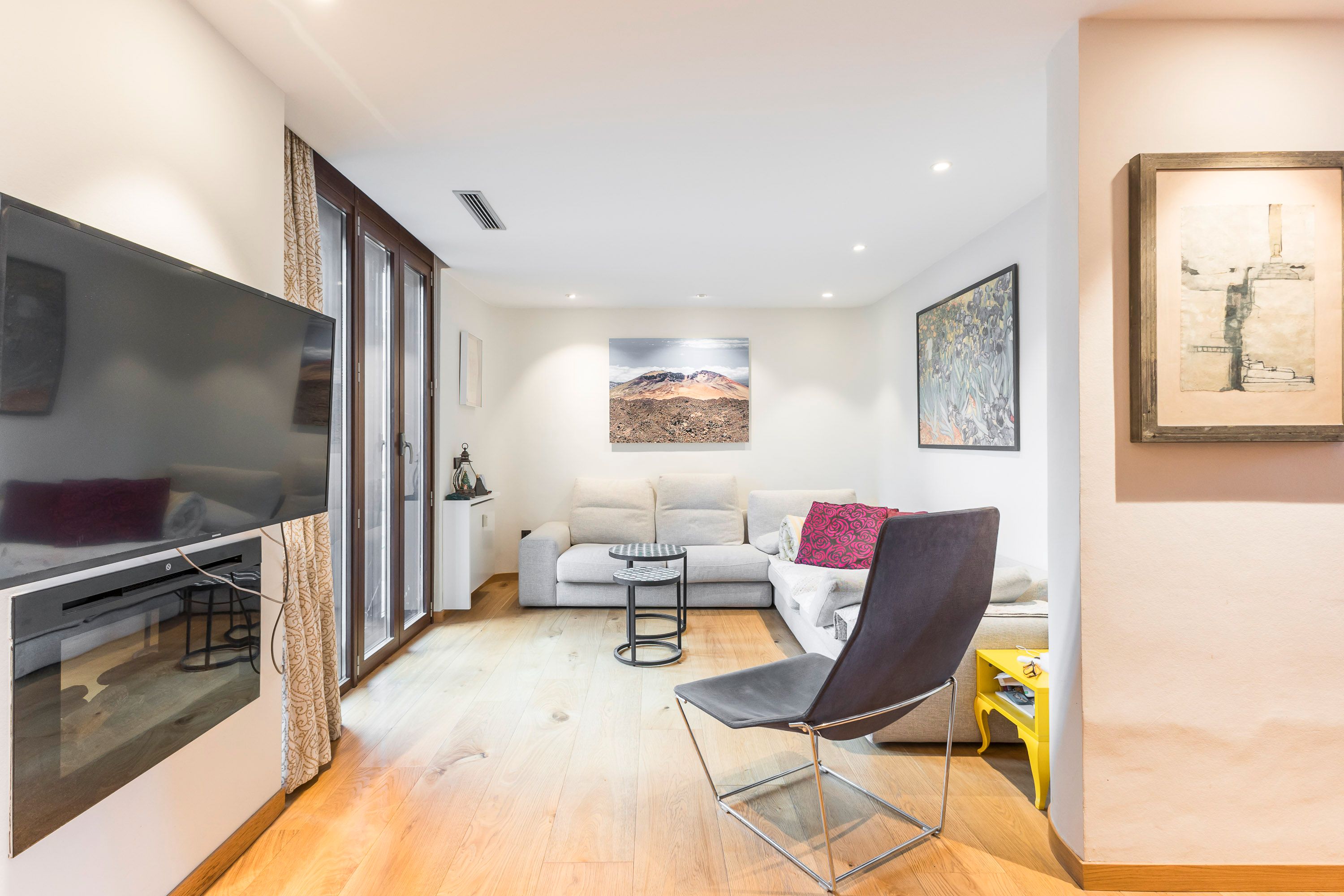 Living room of Apartment for sale in  Madrid Capital  with Air Conditioner, Heating and Terrace